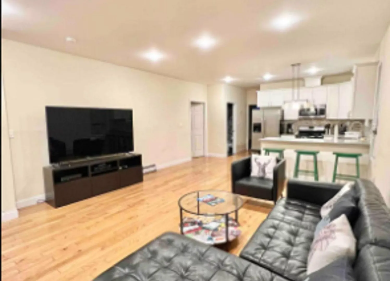Park Slope Brownstone, Private Room, Private Bath contacts